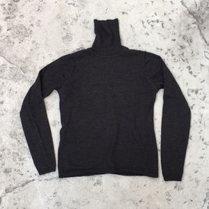 BANANA REPUBLIC charcoal wool turtleneck
